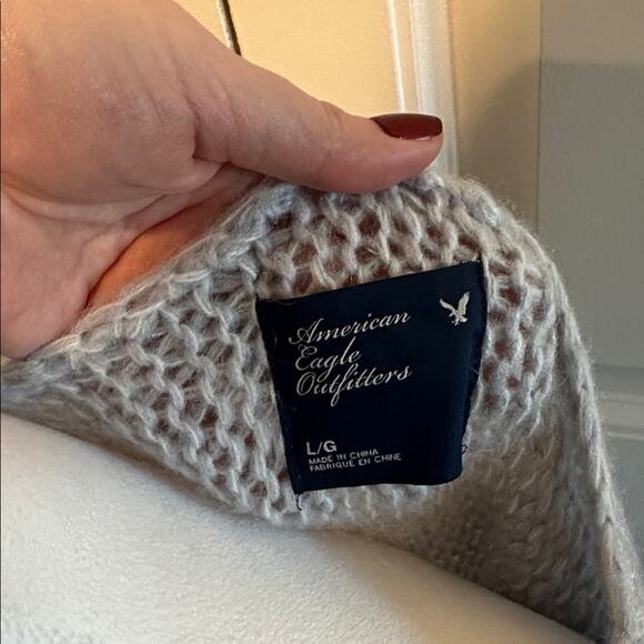 American Eagle Large Y2K Light Gray Wool/Mohair-Blend Open Knit V-Neck Sweater - Picture 3 of 9